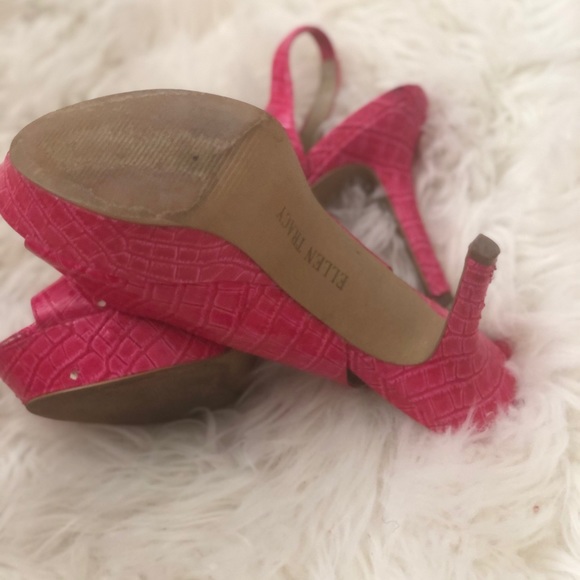 Pink Pumps - Picture 4 of 4